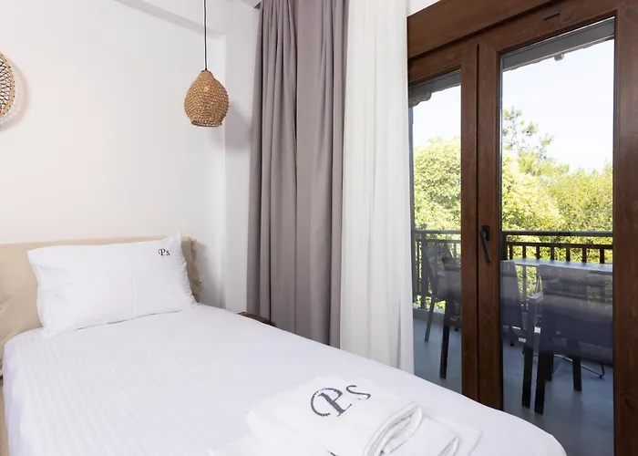 Petra Luxury Aparthotel Pefkochori